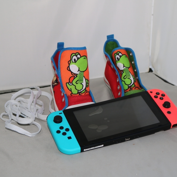 Super Mario shoes with nintendo switch  And luigi's mansion game - Picture 2 of 4